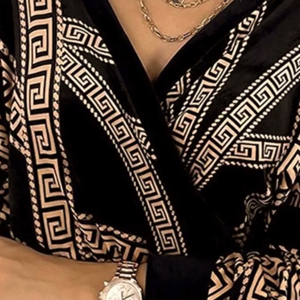 Women’s Greek Key Print V Neck Top